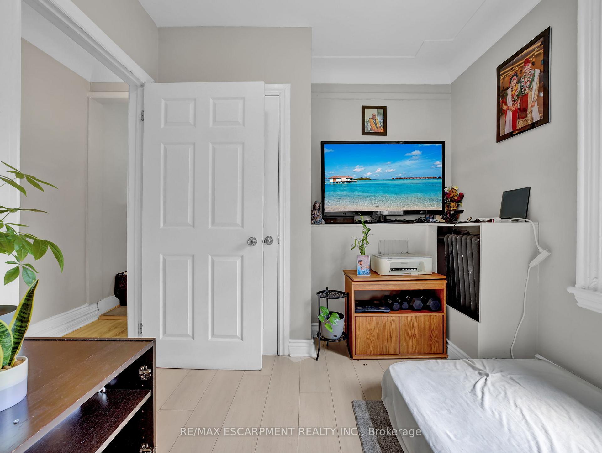 Photo 16 of 214 Mary Street, Hamilton, Beasley — HOMEH