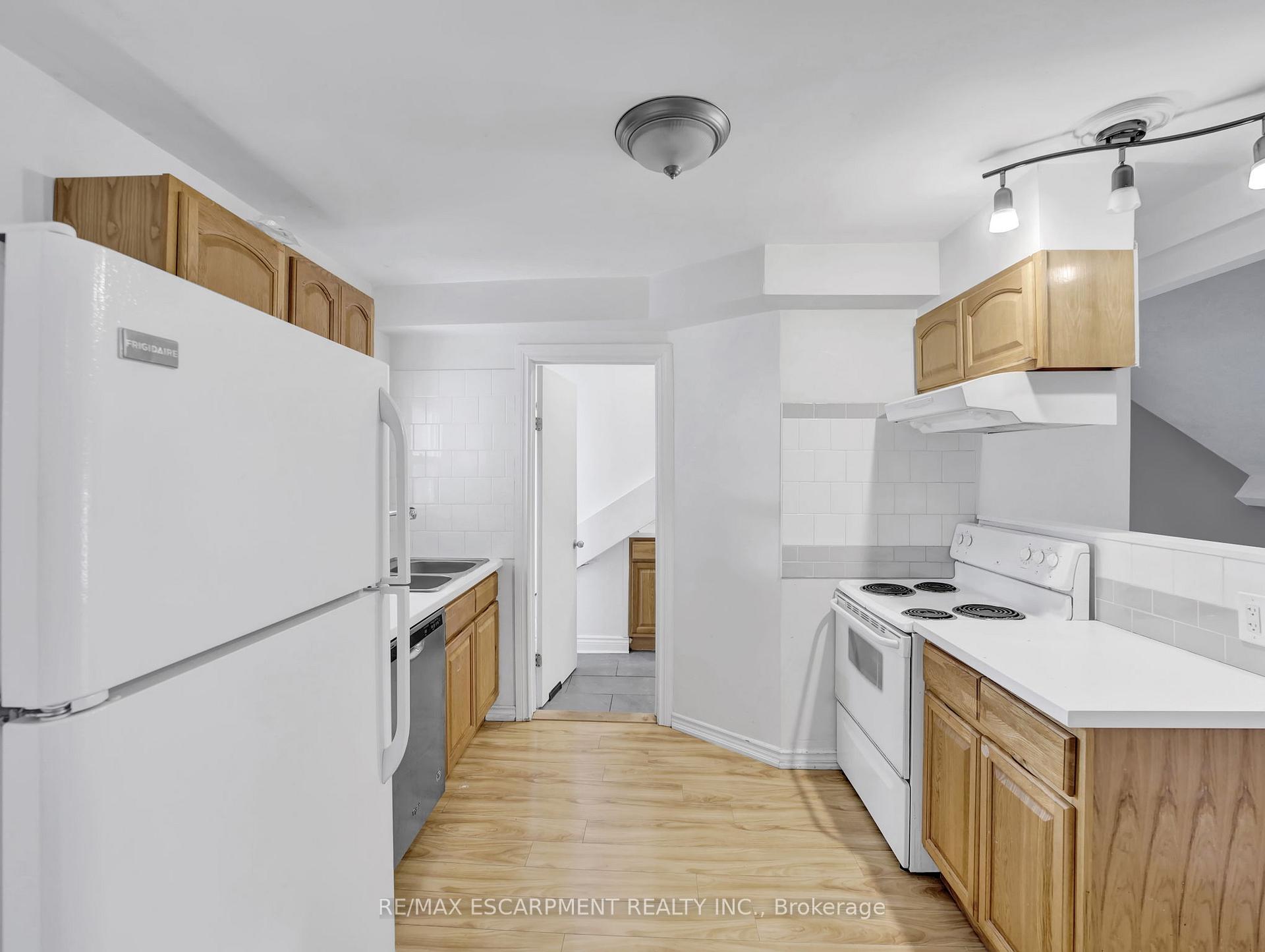 Photo 34 of 214 Mary Street, Hamilton, Beasley — HOMEH