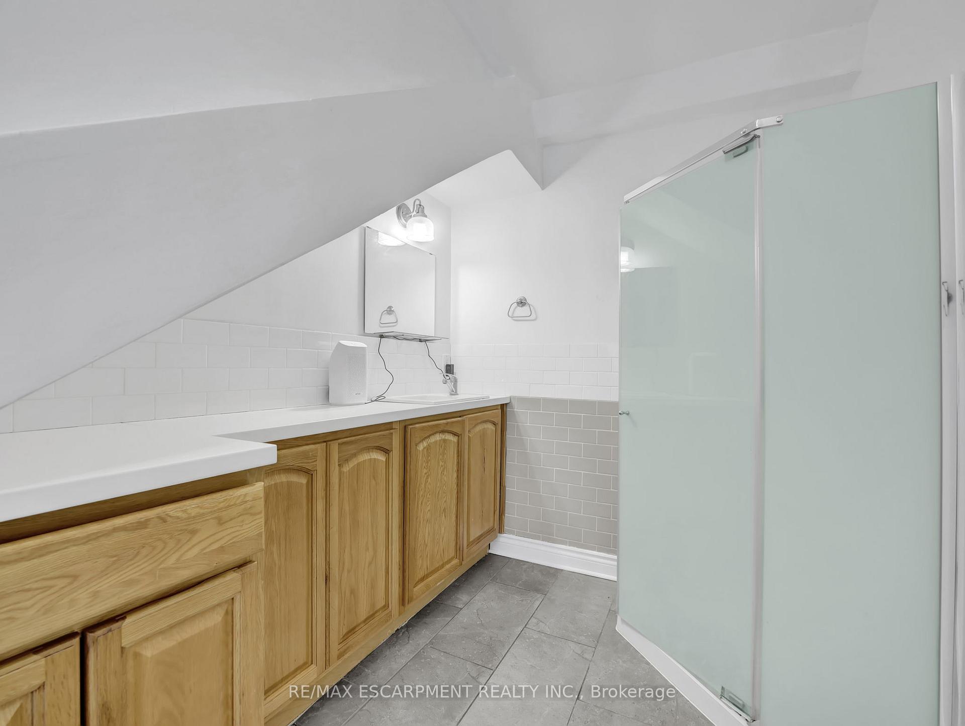 Photo 35 of 214 Mary Street, Hamilton, Beasley — HOMEH