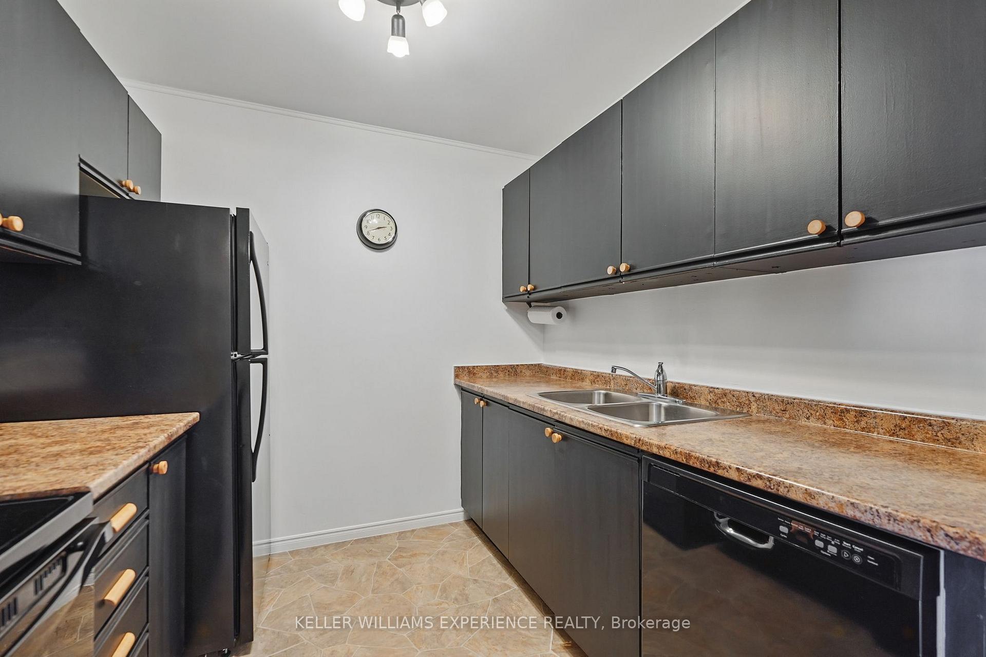 Photo 13 of Unit A12, 175 Edgehill Drive, Barrie, Letitia Heights — HOMEH