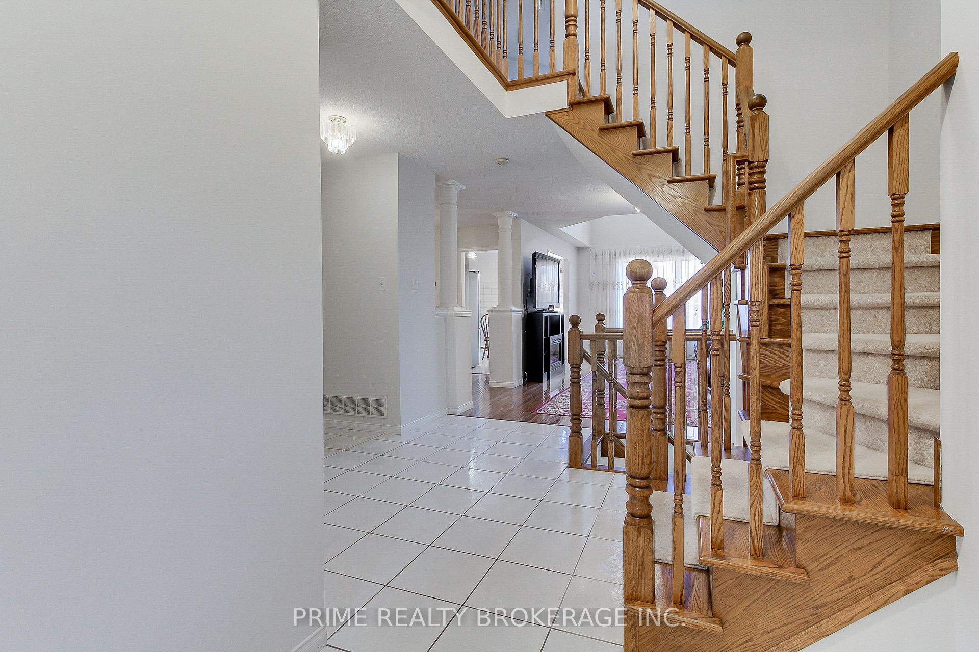 Photo 6 of 227 Hepburn Crescent, Hamilton, Mountview — HOMEH