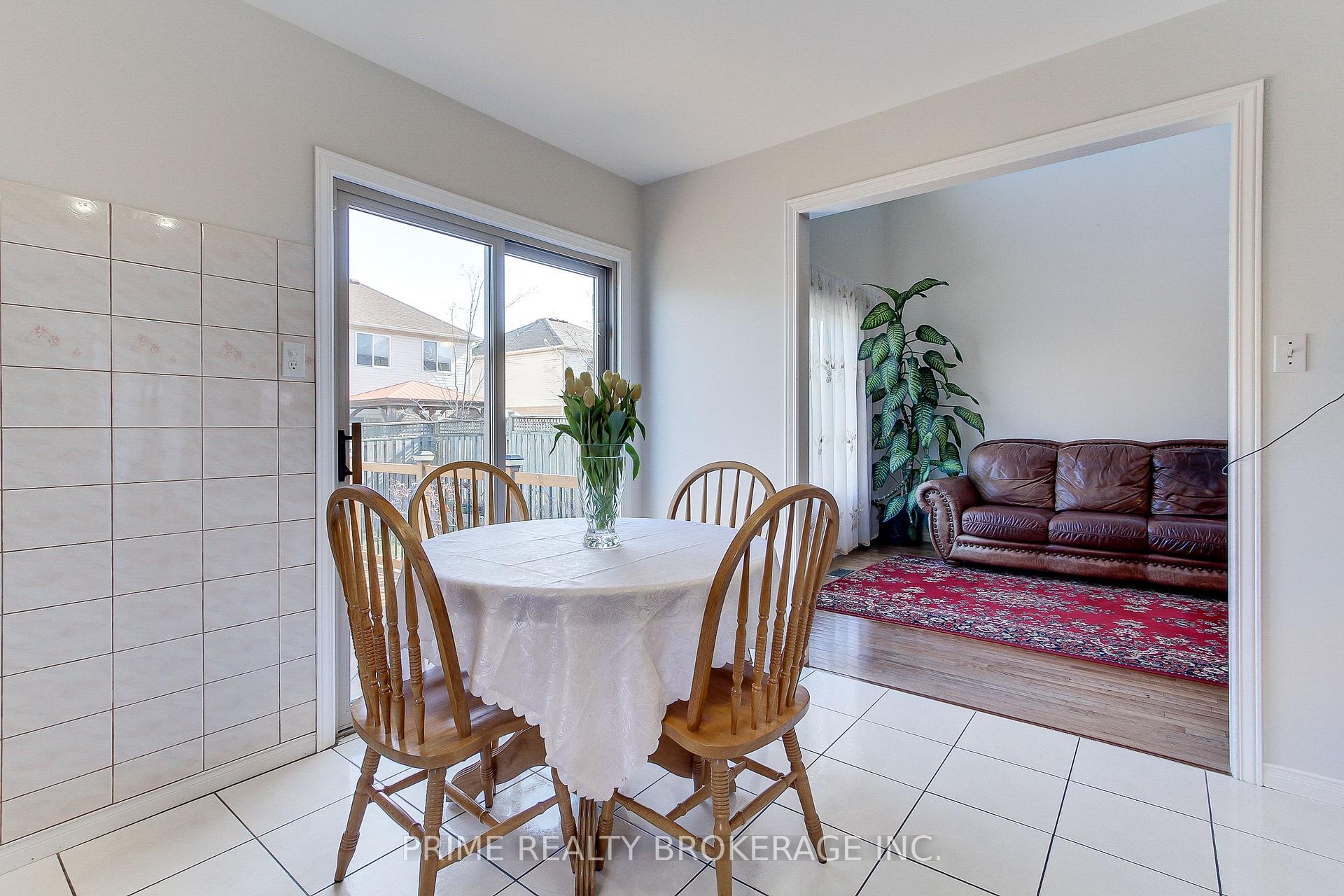 Photo 13 of 227 Hepburn Crescent, Hamilton, Mountview — HOMEH