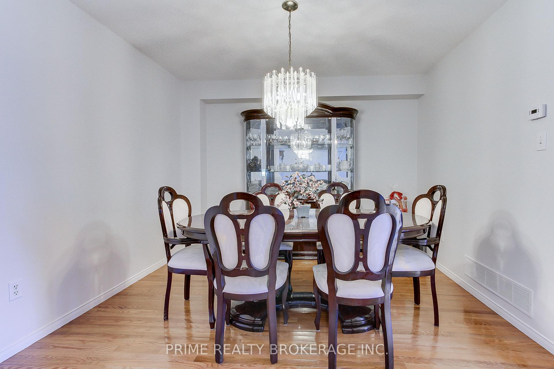 Photo 15 of 227 Hepburn Crescent, Hamilton, Mountview — HOMEH