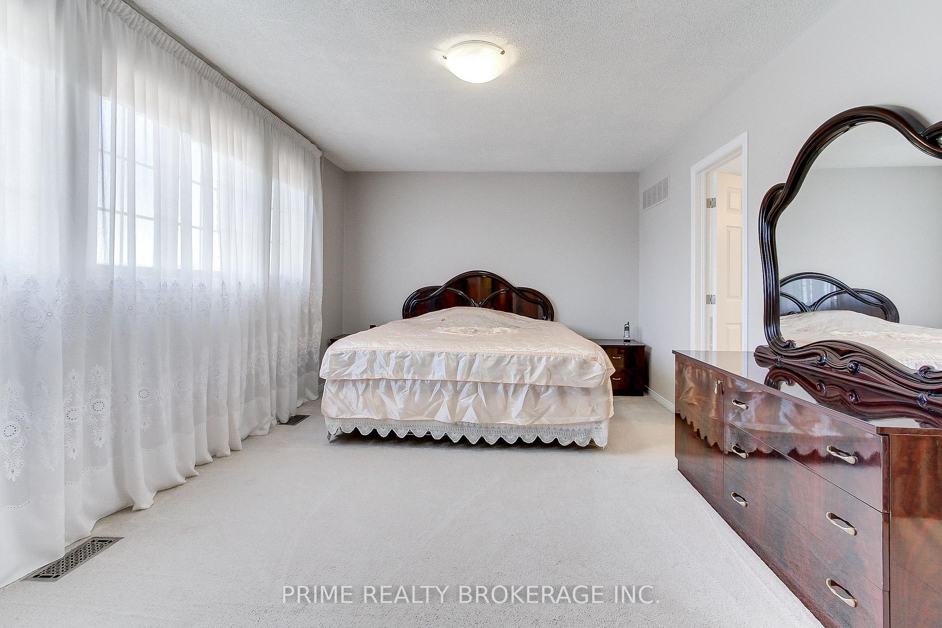 Photo 21 of 227 Hepburn Crescent, Hamilton, Mountview — HOMEH