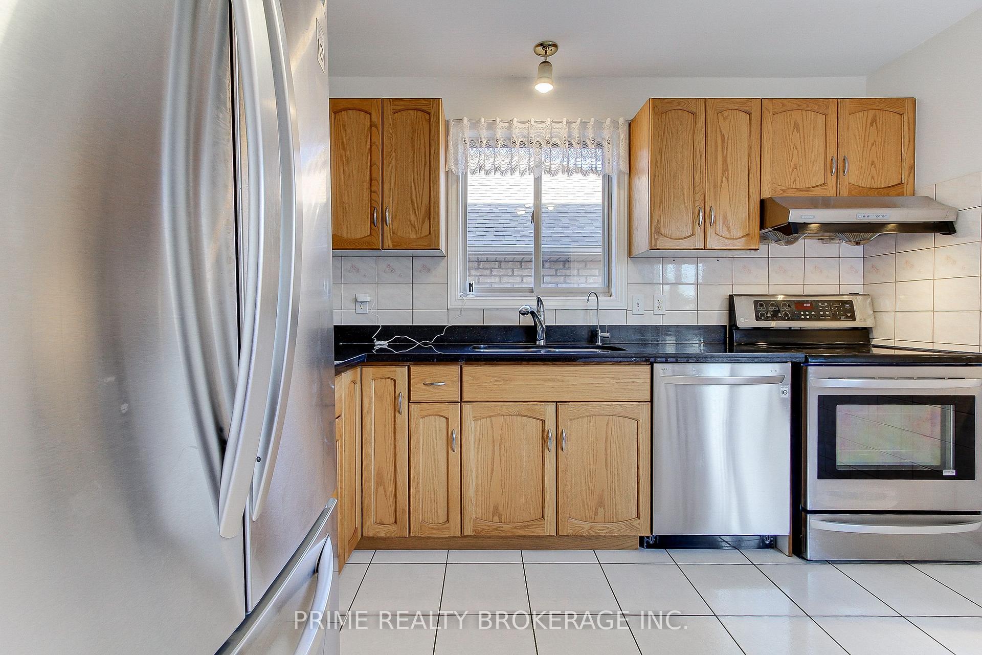 Photo 29 of 227 Hepburn Crescent, Hamilton, Mountview — HOMEH