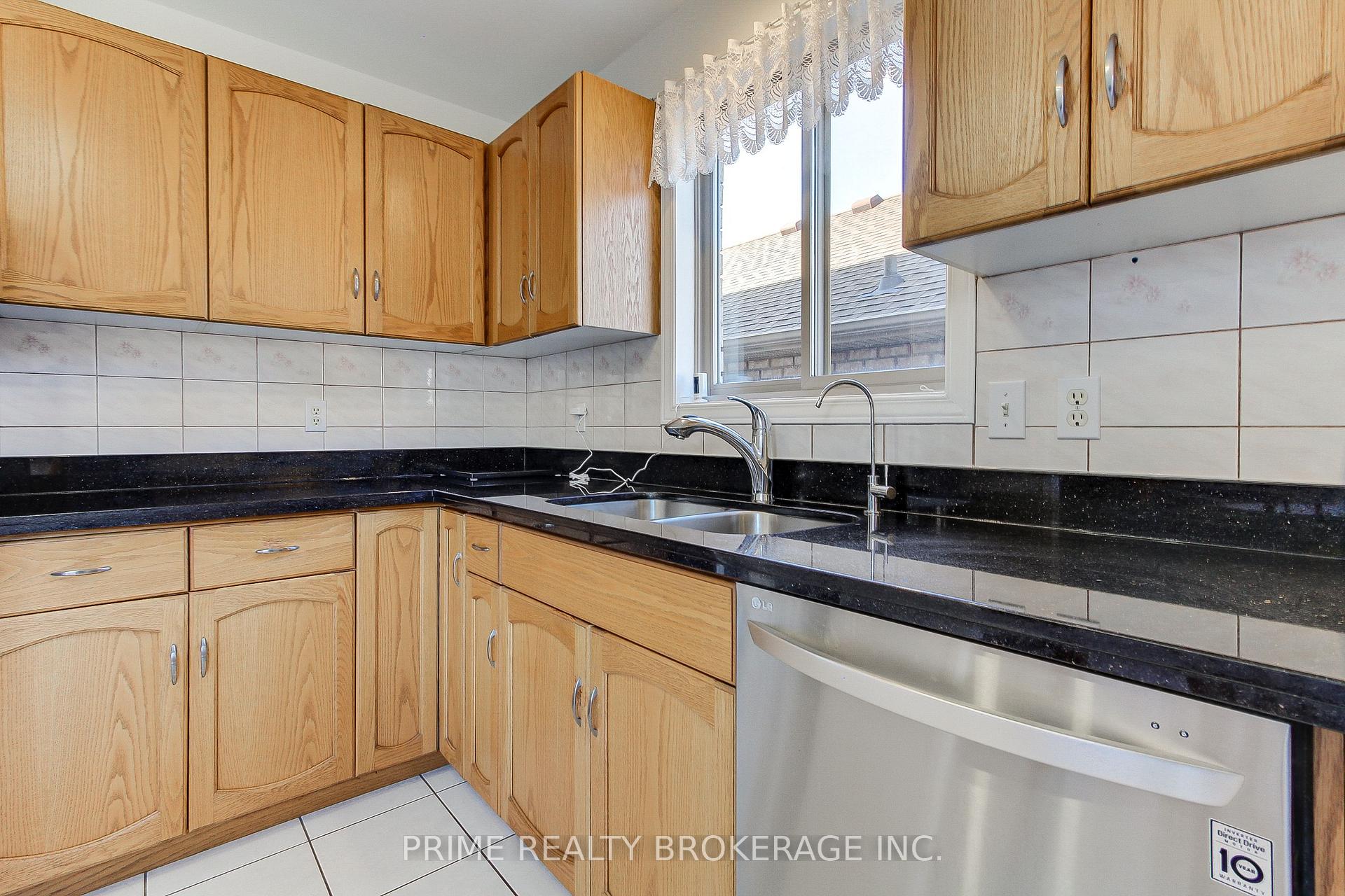 Photo 30 of 227 Hepburn Crescent, Hamilton, Mountview — HOMEH