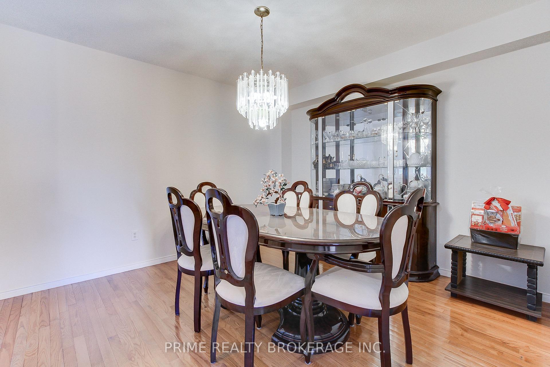 Photo 33 of 227 Hepburn Crescent, Hamilton, Mountview — HOMEH