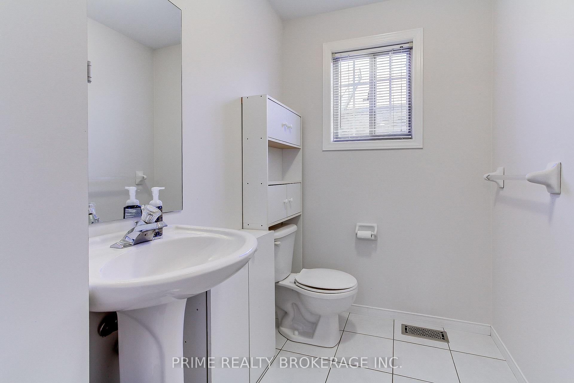Photo 35 of 227 Hepburn Crescent, Hamilton, Mountview — HOMEH