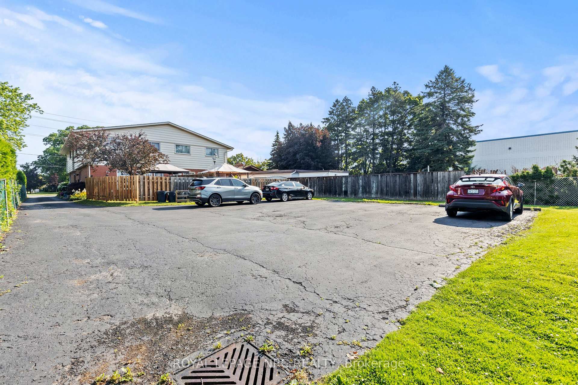 Photo 6 of 108 Scott Street, St. Catharines, Fairview — HOMEH