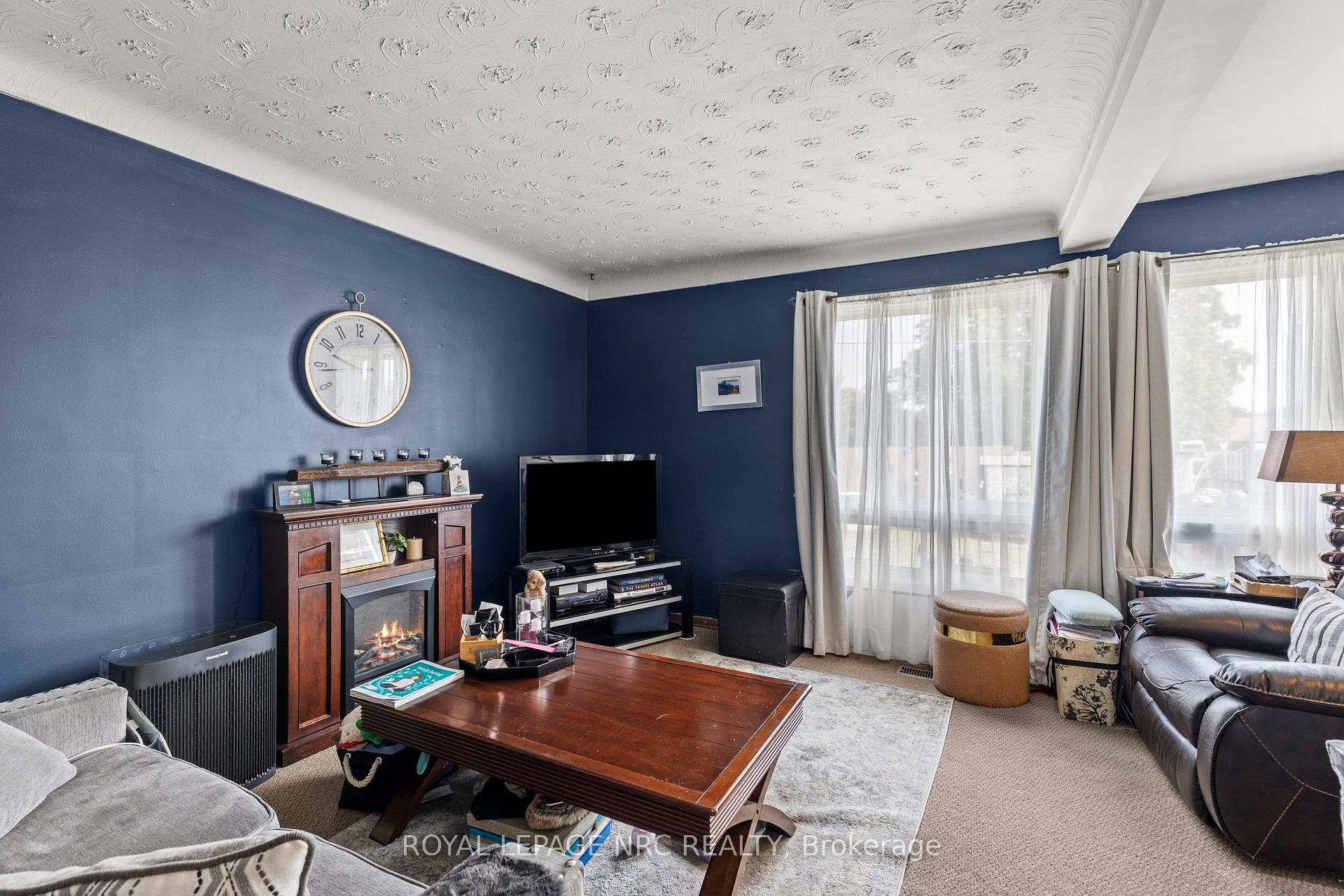 Photo 8 of 108 Scott Street, St. Catharines, Fairview — HOMEH