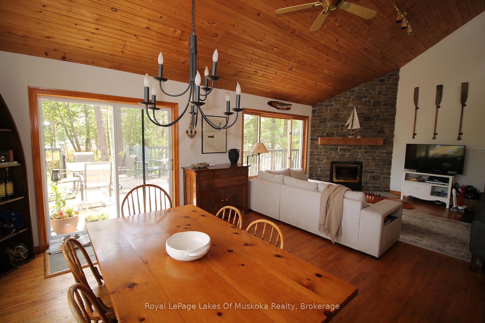 Photo 4 of 1 3LN Berkinshaw Island, Gravenhurst, Muskoka (S) — HOMEH