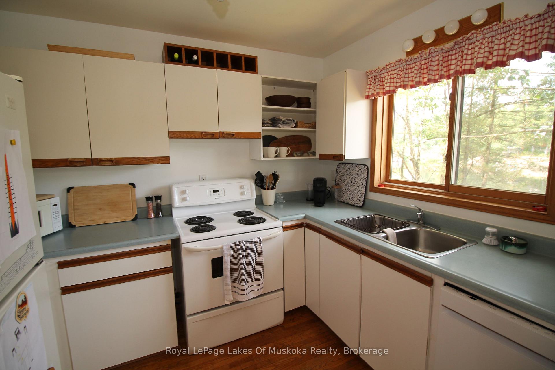 Photo 7 of 1 3LN Berkinshaw Island, Gravenhurst, Muskoka (S) — HOMEH