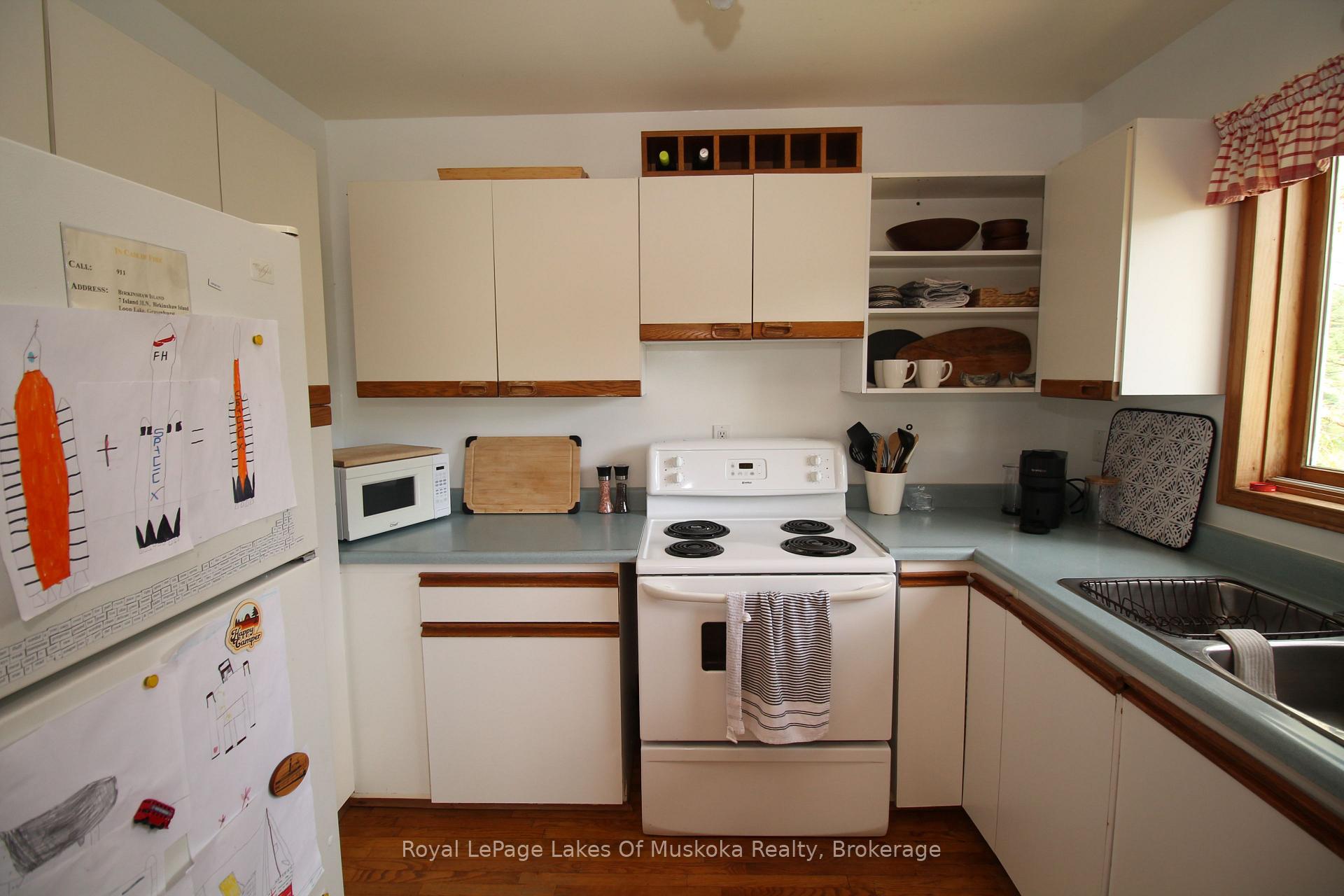 Photo 8 of 1 3LN Berkinshaw Island, Gravenhurst, Muskoka (S) — HOMEH
