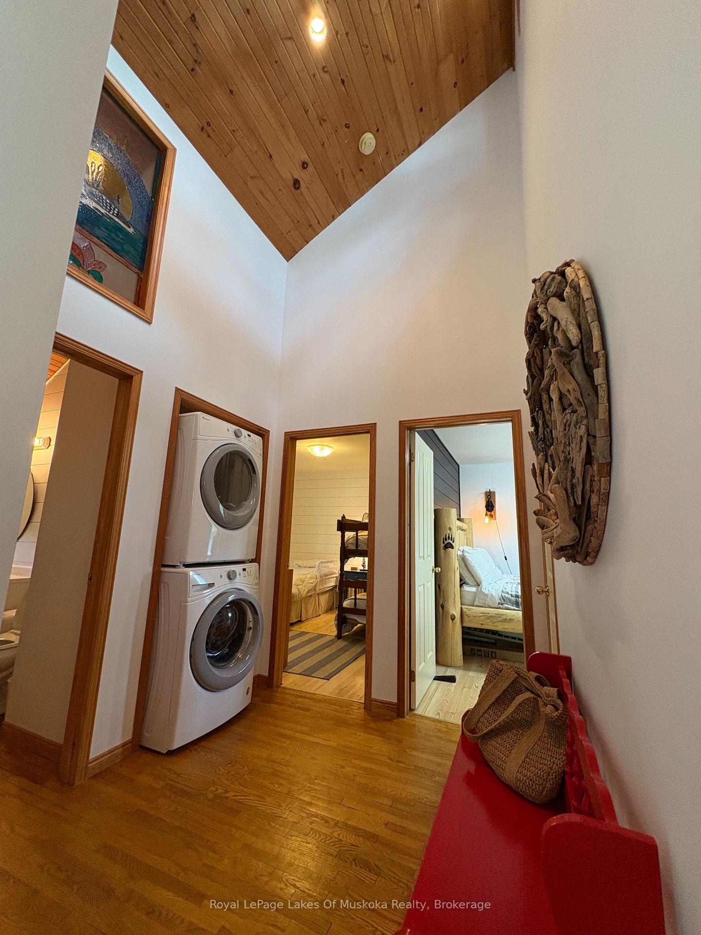 Photo 15 of 1 3LN Berkinshaw Island, Gravenhurst, Muskoka (S) — HOMEH