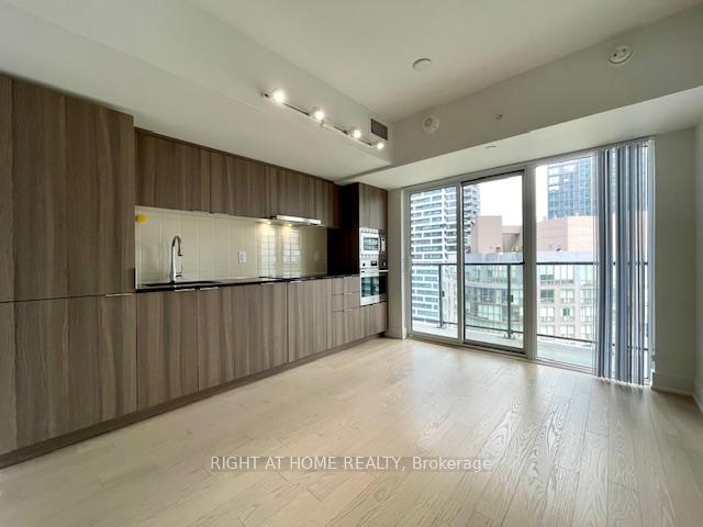 Front of Unit 2702, 955 Bay Street