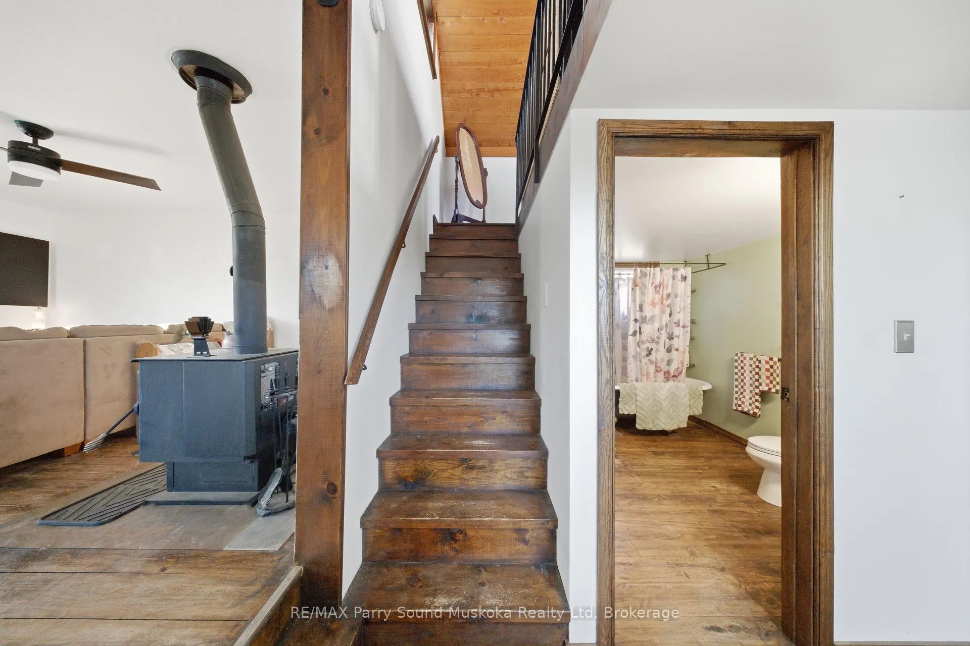 Photo 14 of 520 Centre Road, McKellar — HOMEH