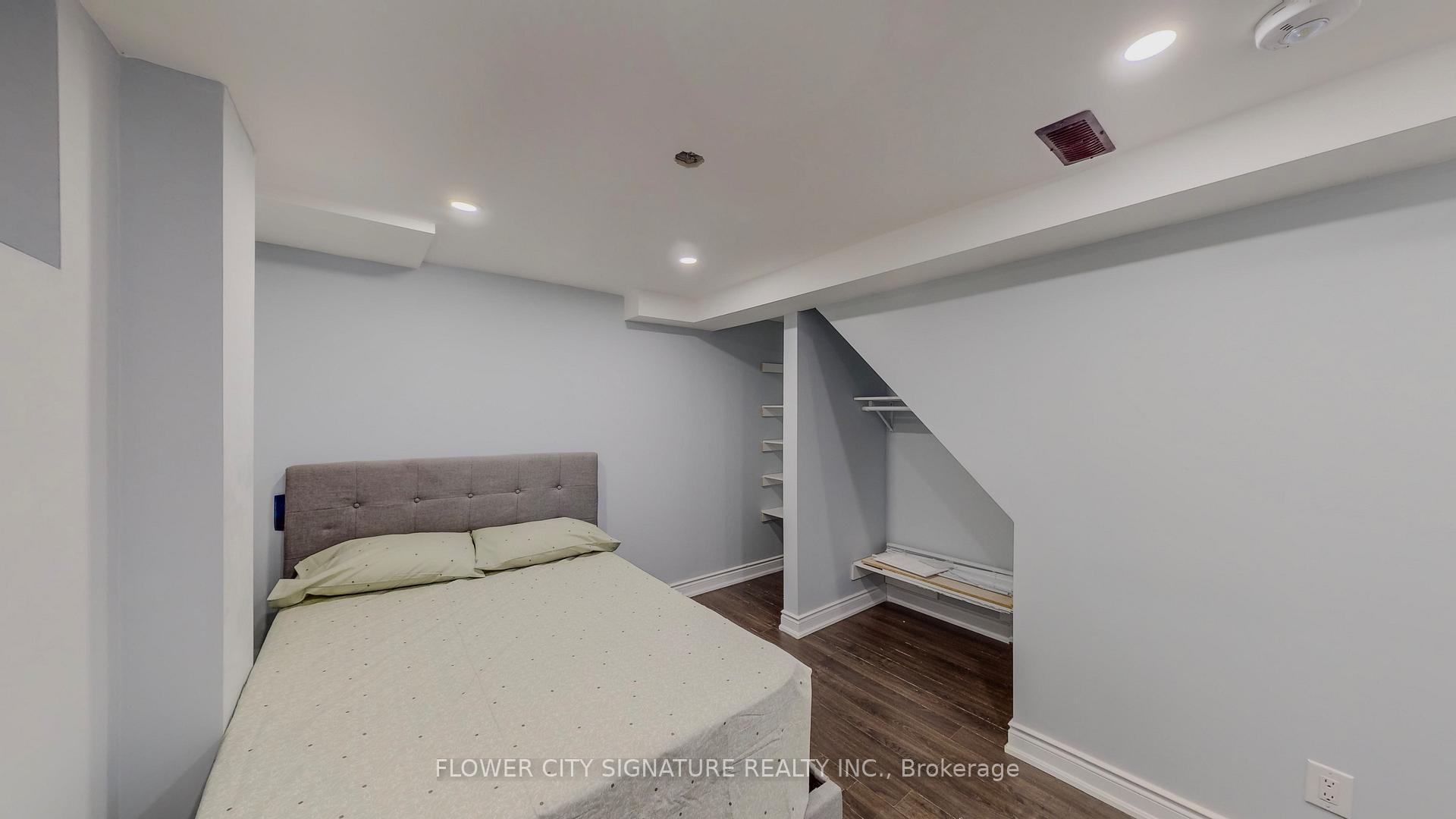 Photo 23 of 11 Rita Street, Hamilton, Dundas — HOMEH