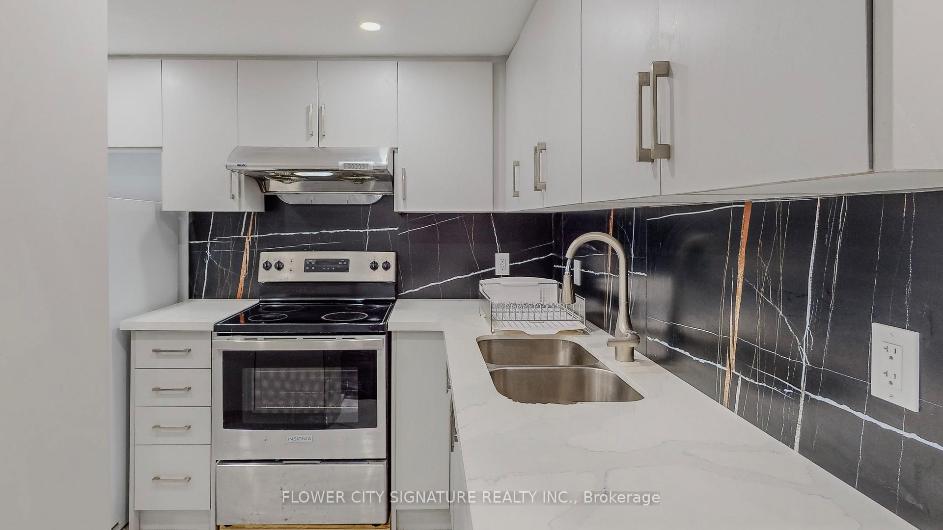 Photo 25 of 11 Rita Street, Hamilton, Dundas — HOMEH