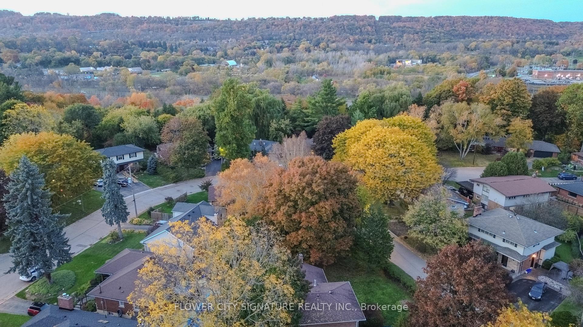 Photo 41 of 11 Rita Street, Hamilton, Dundas — HOMEH