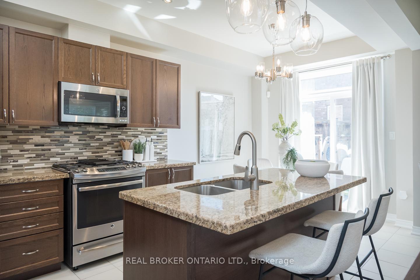 Photo 8 of Unit 28, 90 Raymond Road, Hamilton, Meadowlands — HOMEH