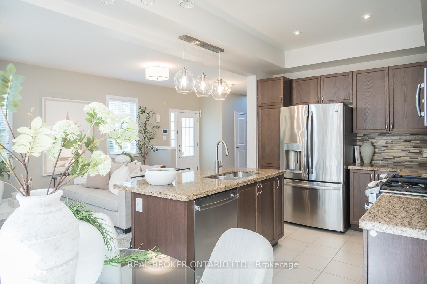 Photo 12 of Unit 28, 90 Raymond Road, Hamilton, Meadowlands — HOMEH