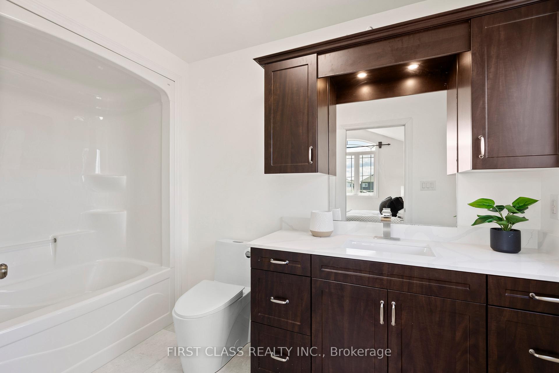 Photo 18 of 13 Stepney Street, St. Catharines, Port Weller — HOMEH