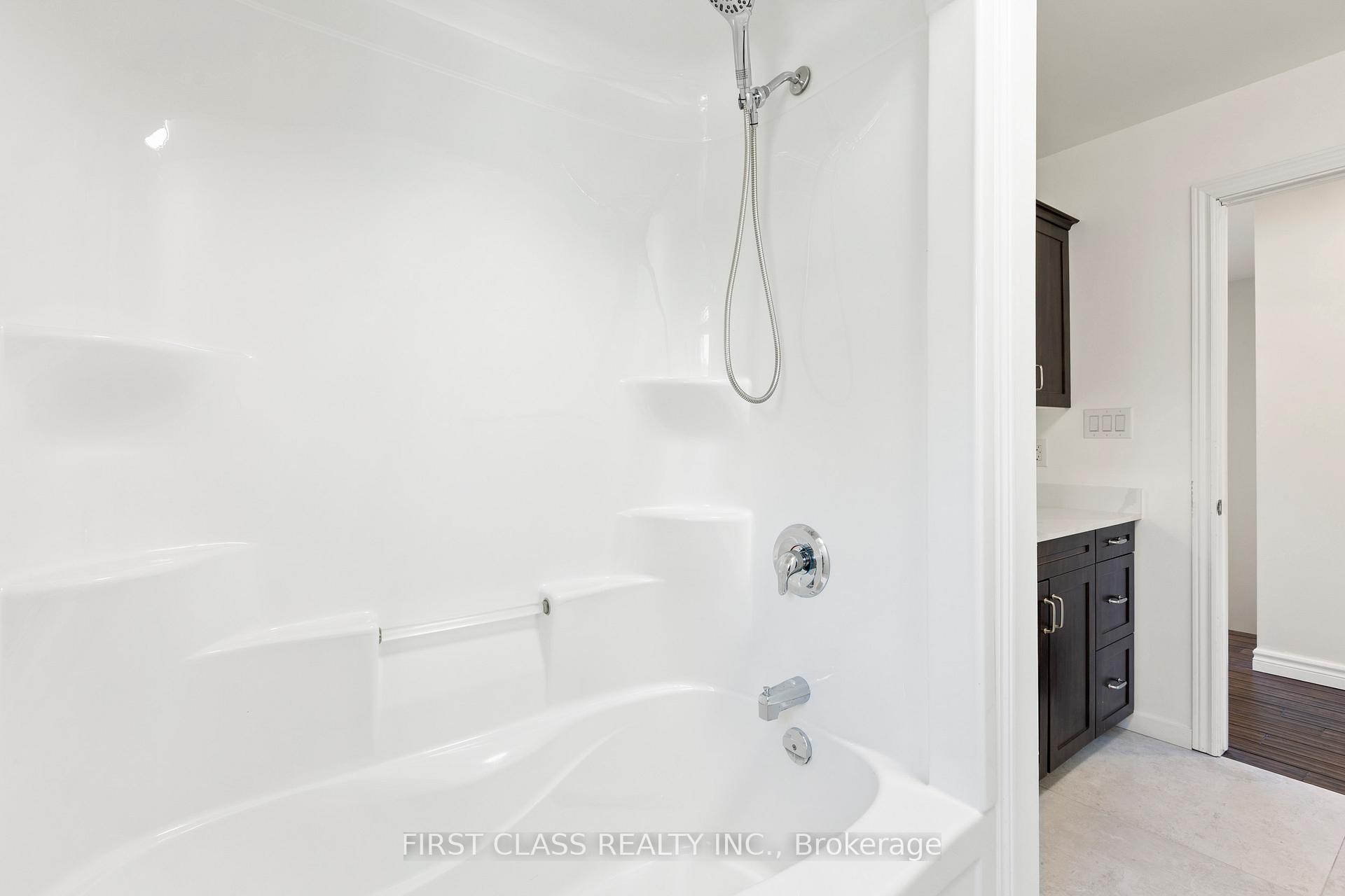 Photo 44 of 13 Stepney Street, St. Catharines, Port Weller — HOMEH