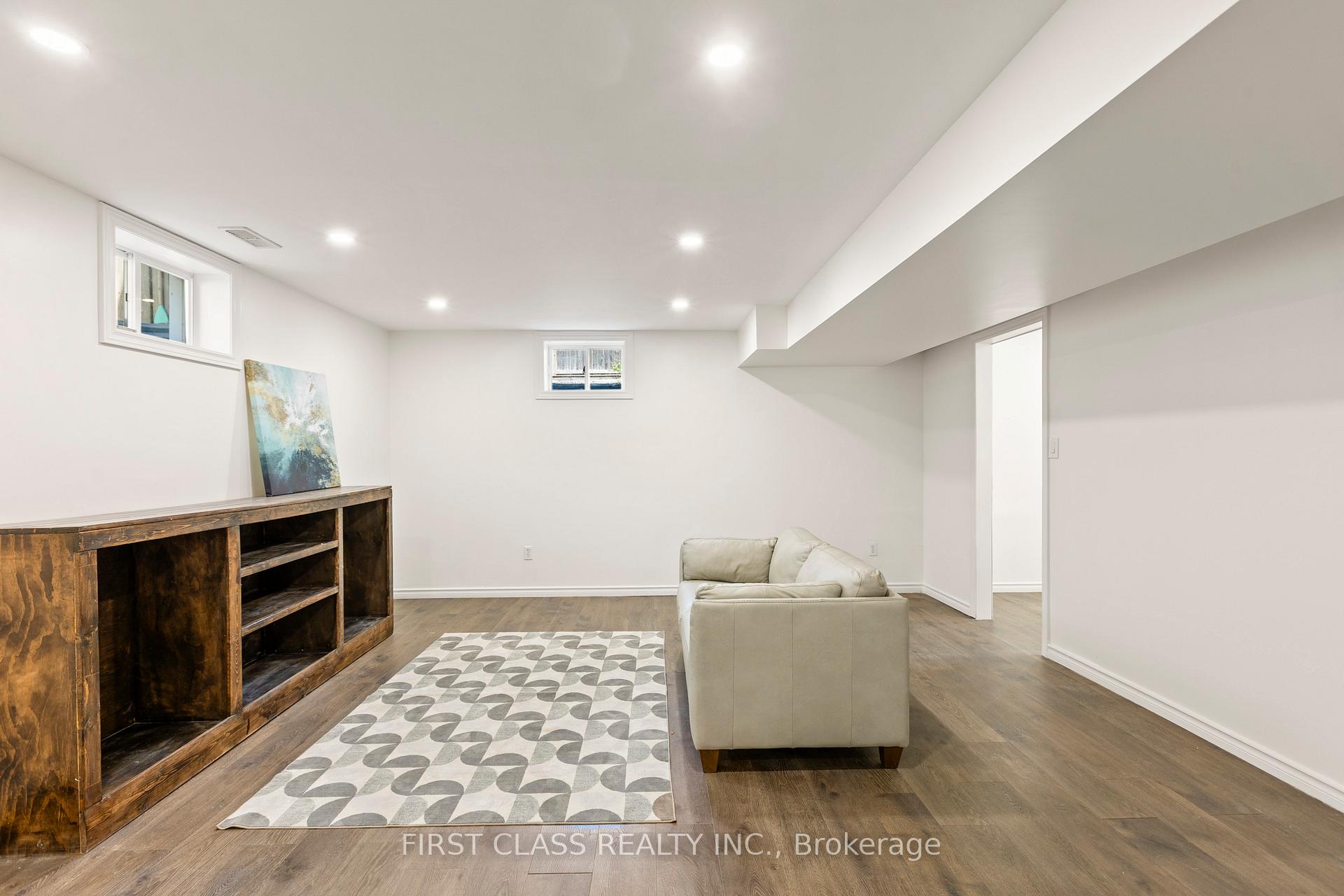 Photo 45 of 13 Stepney Street, St. Catharines, Port Weller — HOMEH