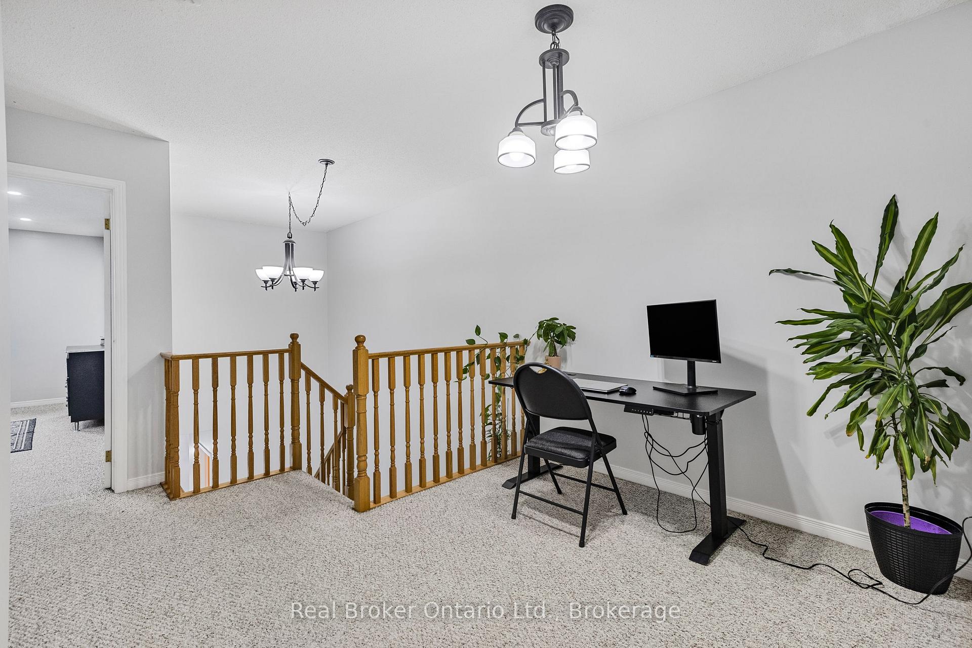 Photo 35 of 28 Whitefish Crescent, Hamilton, Lakeshore — HOMEH