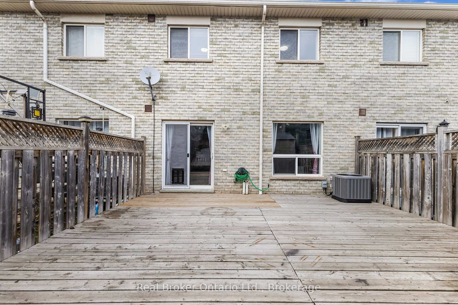 Photo 44 of 28 Whitefish Crescent, Hamilton, Lakeshore — HOMEH