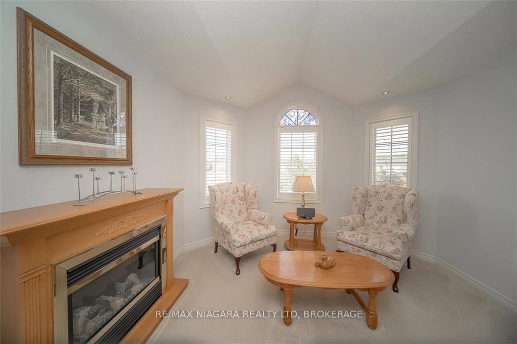 Photo 17 of 45 Goodman Crescent, St. Catharines, Rykert/Vansickle — HOMEH