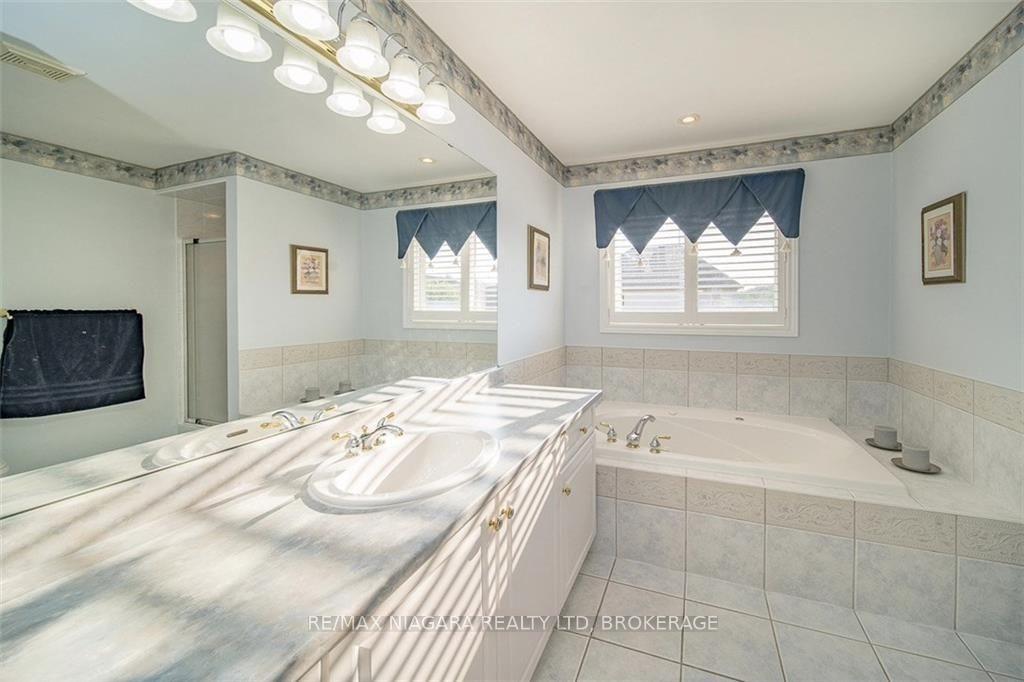 Photo 19 of 45 Goodman Crescent, St. Catharines, Rykert/Vansickle — HOMEH