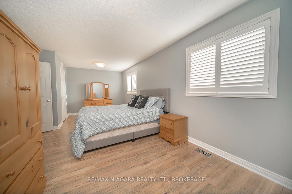 Photo 21 of 45 Goodman Crescent, St. Catharines, Rykert/Vansickle — HOMEH
