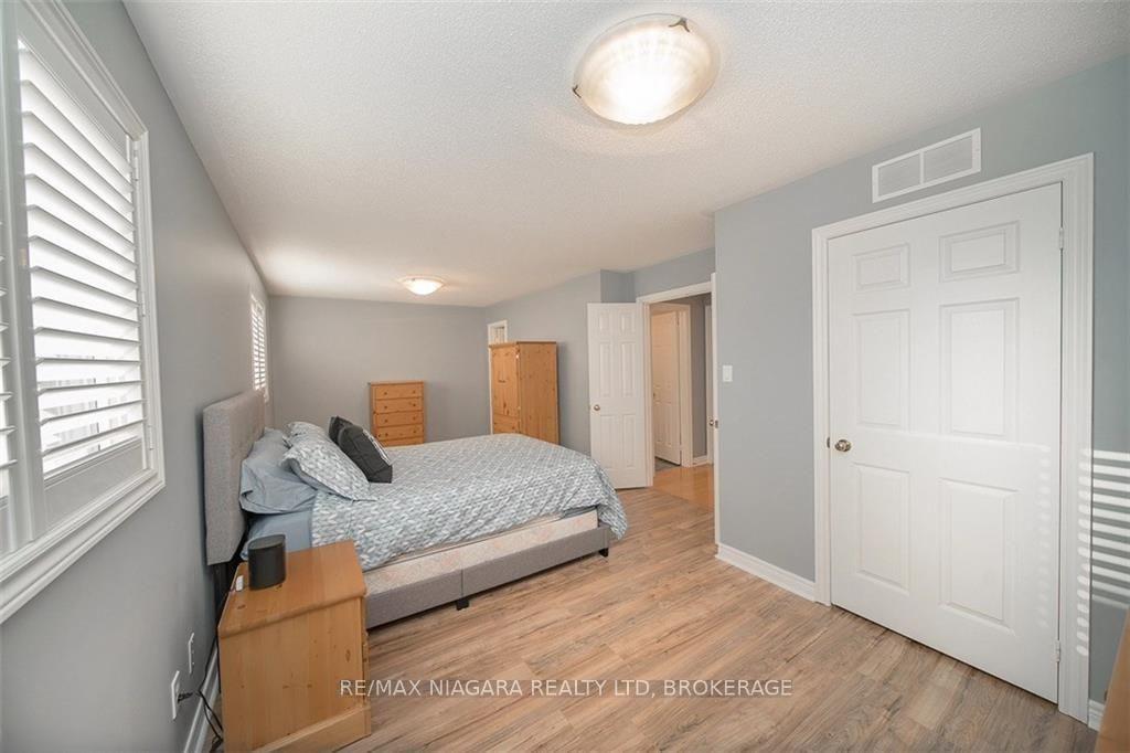 Photo 22 of 45 Goodman Crescent, St. Catharines, Rykert/Vansickle — HOMEH