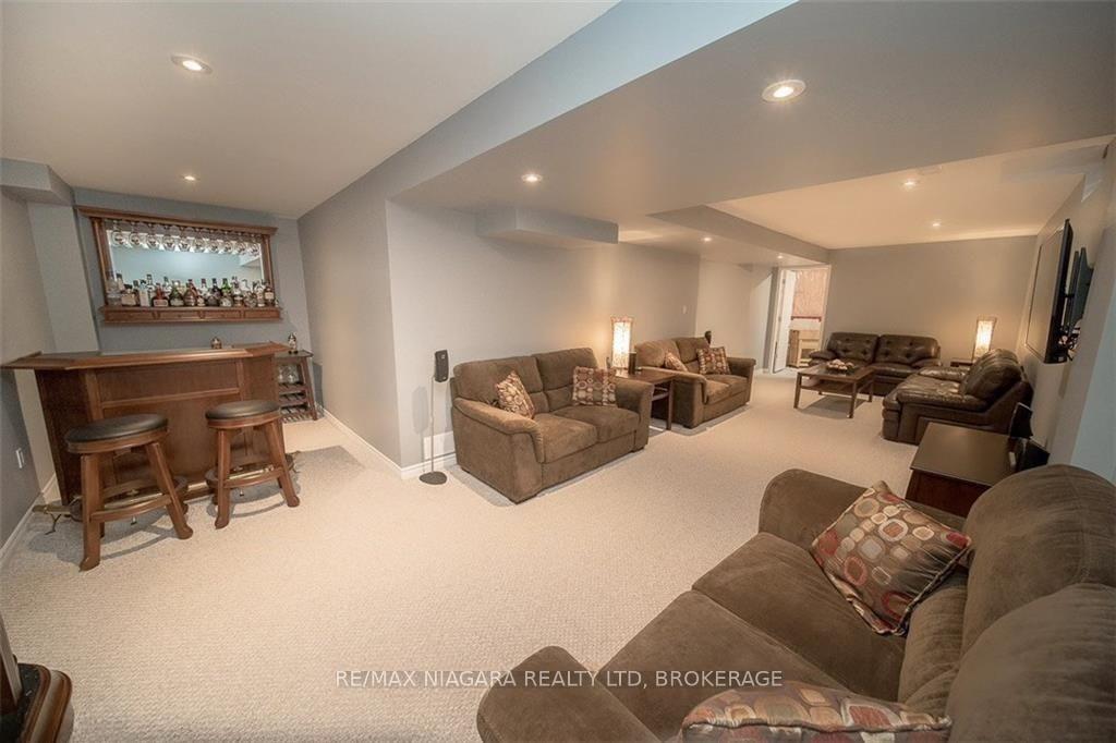 Photo 26 of 45 Goodman Crescent, St. Catharines, Rykert/Vansickle — HOMEH