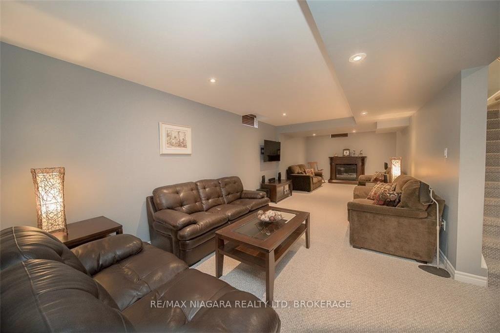 Photo 27 of 45 Goodman Crescent, St. Catharines, Rykert/Vansickle — HOMEH