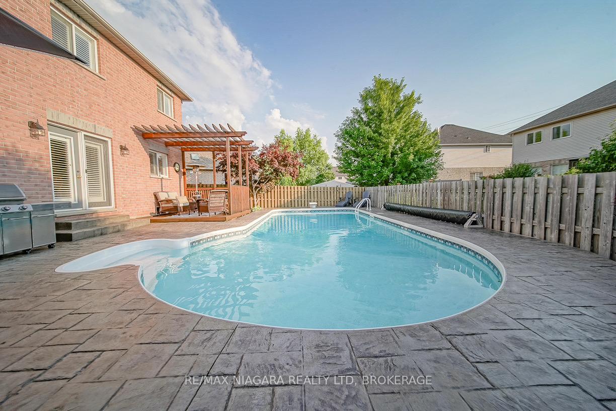 Photo 31 of 45 Goodman Crescent, St. Catharines, Rykert/Vansickle — HOMEH