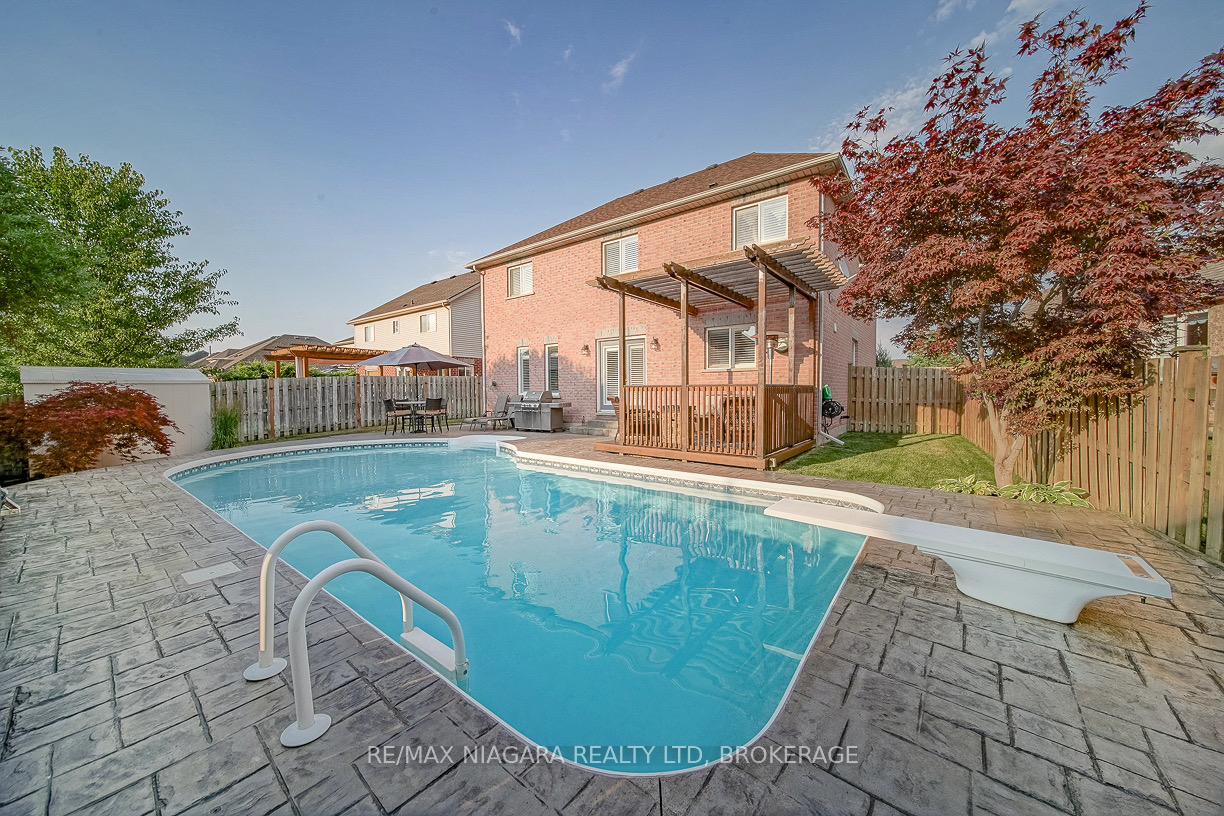 Photo 32 of 45 Goodman Crescent, St. Catharines, Rykert/Vansickle — HOMEH