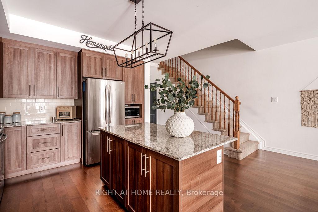 Photo 3 of 263 Munro Street, Carleton Place — HOMEH