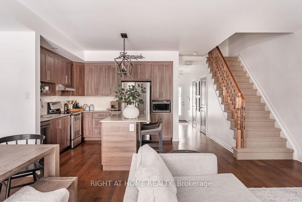 Photo 4 of 263 Munro Street, Carleton Place — HOMEH