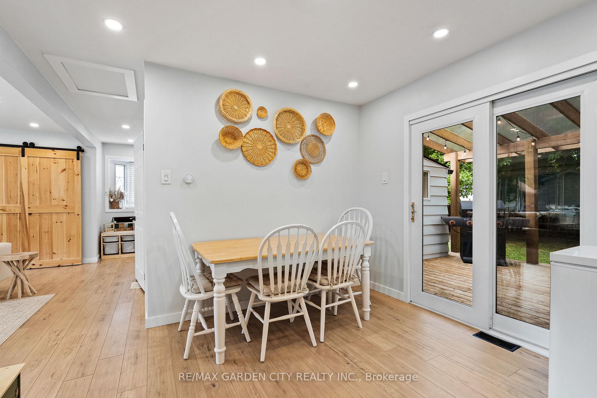 Photo 14 of 10 Belfast Court, St. Catharines, Haig — HOMEH