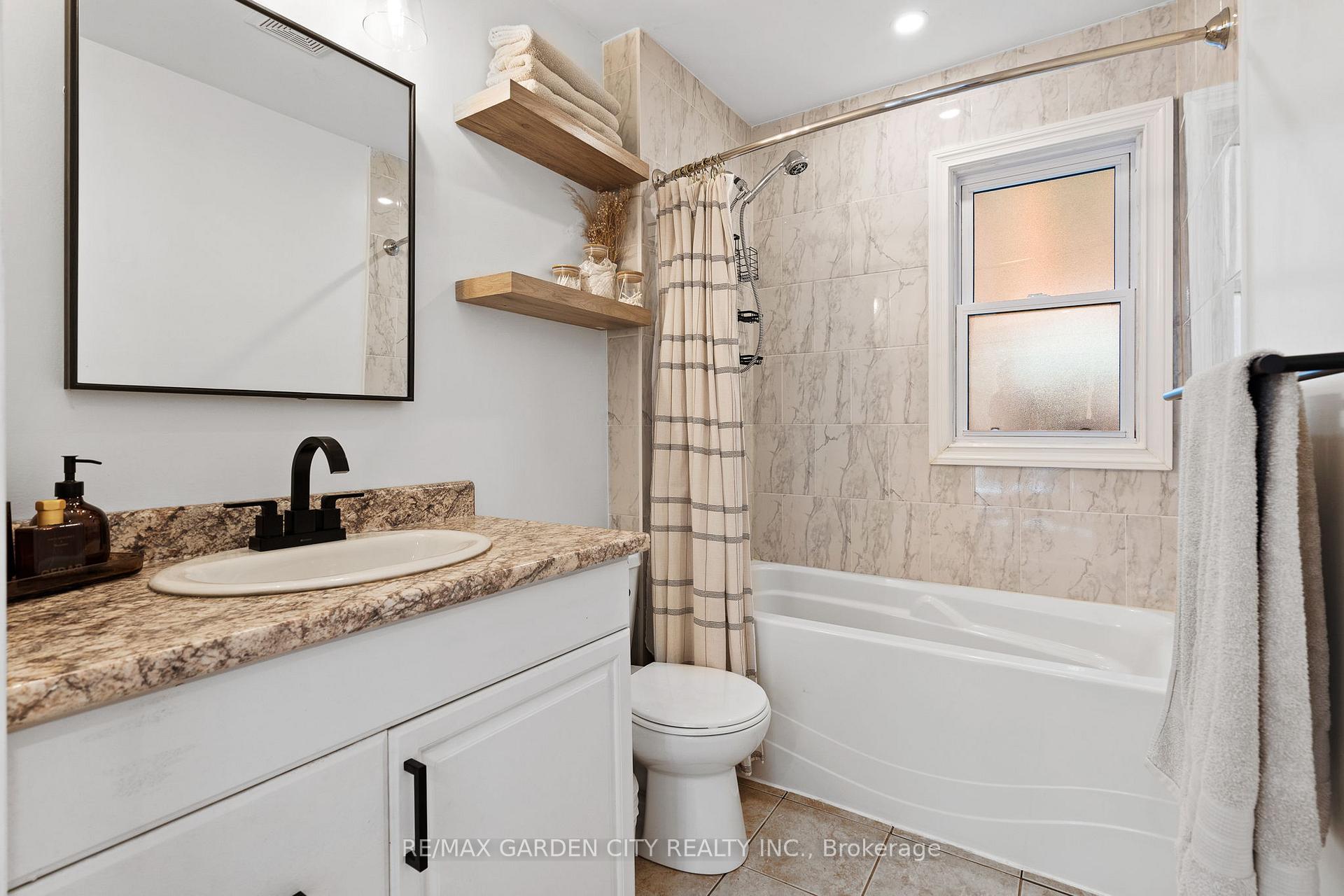Photo 15 of 10 Belfast Court, St. Catharines, Haig — HOMEH