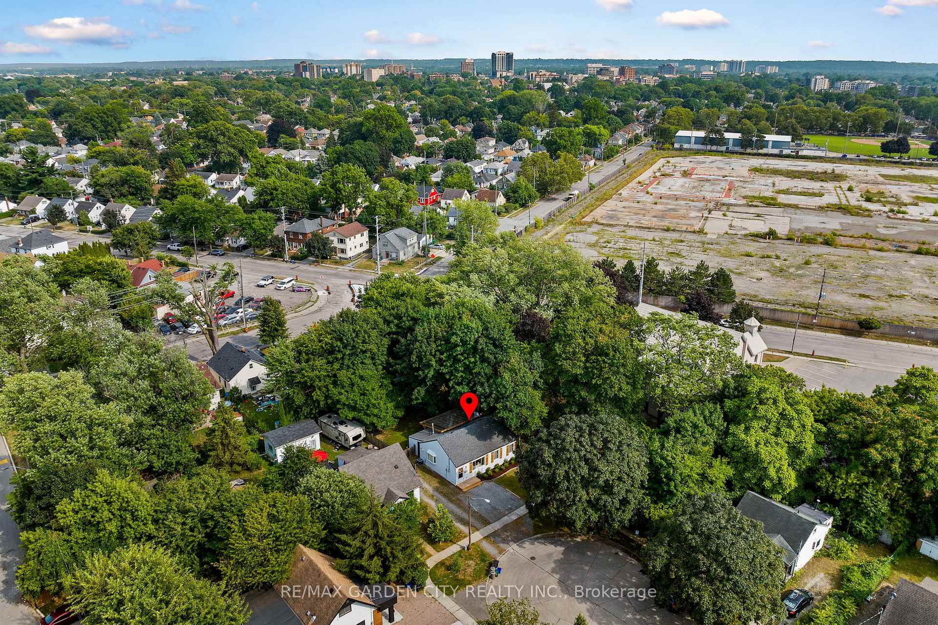 Photo 26 of 10 Belfast Court, St. Catharines, Haig — HOMEH