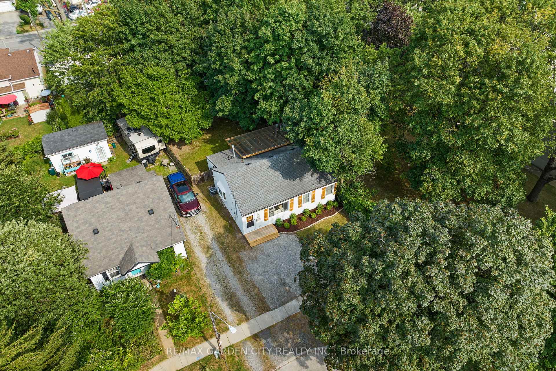 Photo 30 of 10 Belfast Court, St. Catharines, Haig — HOMEH
