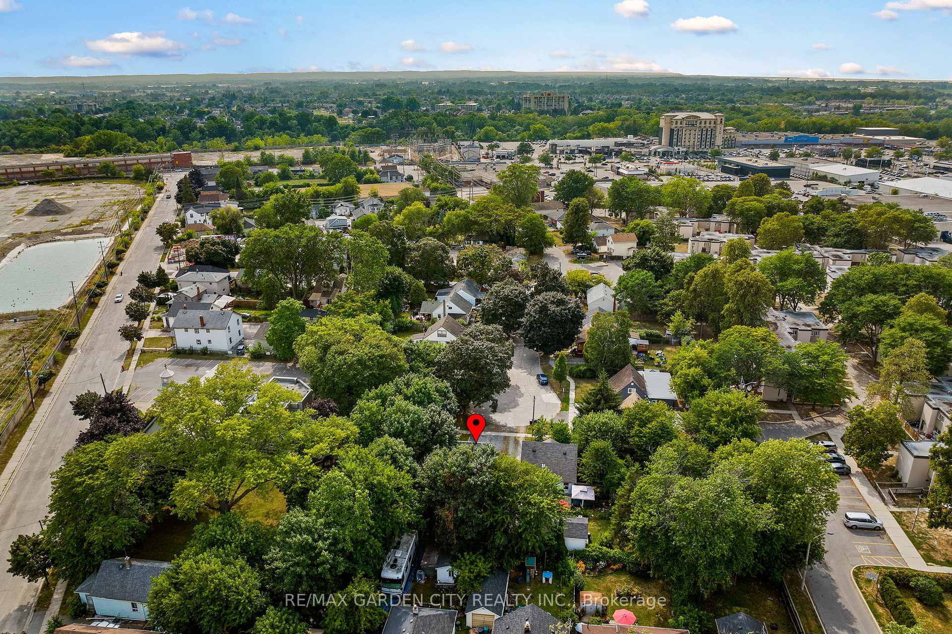 Photo 32 of 10 Belfast Court, St. Catharines, Haig — HOMEH