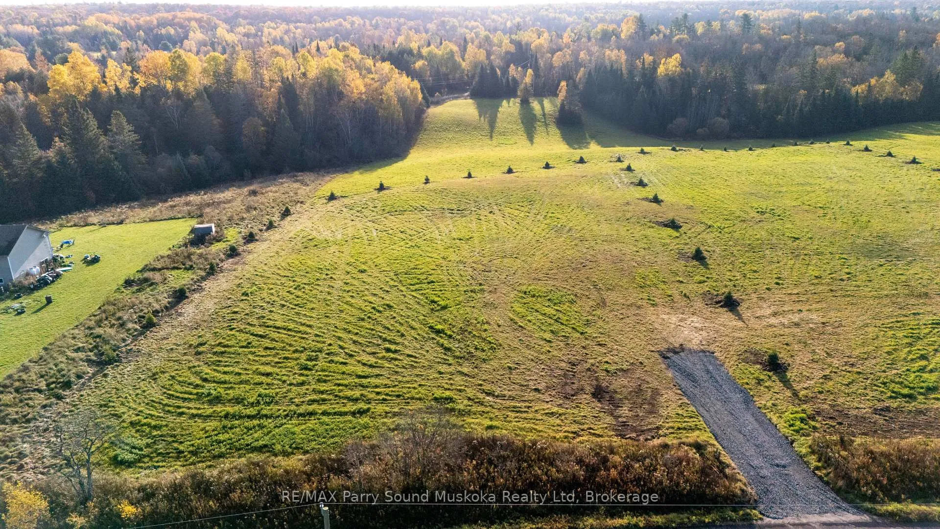 Photo 10 of 271 Balsam Road, McKellar — HOMEH