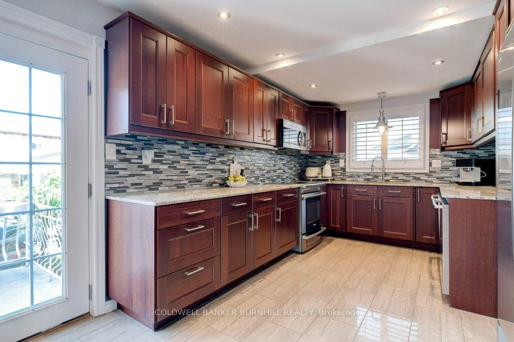 Photo 32 of 27 Pinewoods Drive, Hamilton, Stoney Creek Mountain — HOMEH