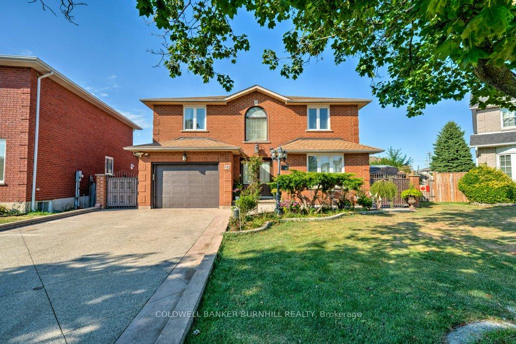 Photo 3 of 27 Pinewoods Drive, Hamilton, Stoney Creek Mountain — HOMEH