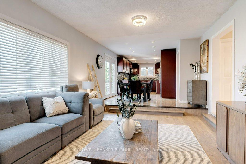 Photo 20 of 27 Pinewoods Drive, Hamilton, Stoney Creek Mountain — HOMEH