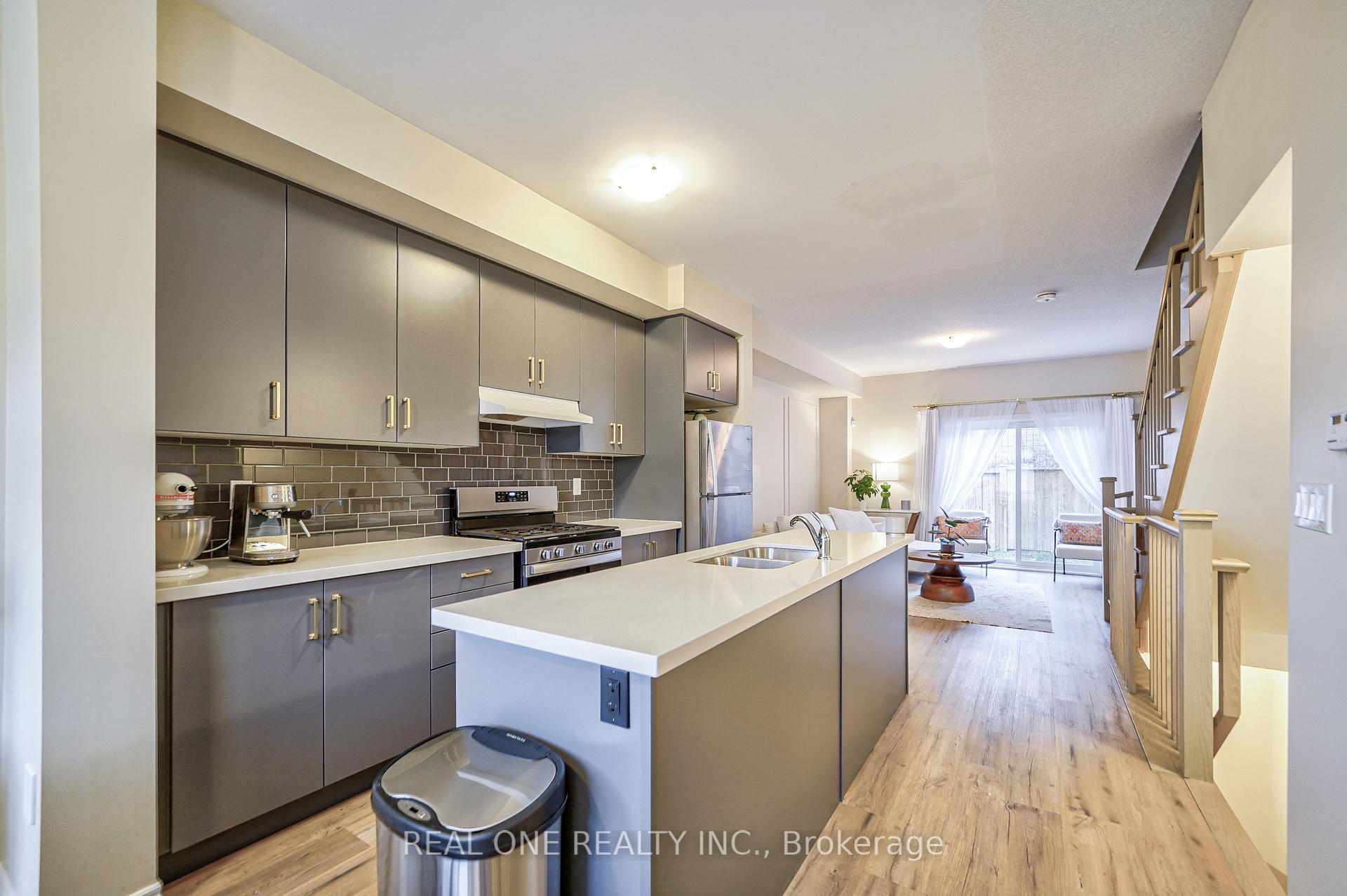 Photo 10 of Unit 10, 527 Shaver Road, Hamilton, Ancaster — HOMEH